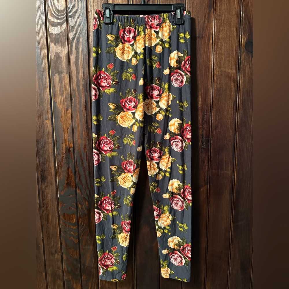 NWOT floral print leggings